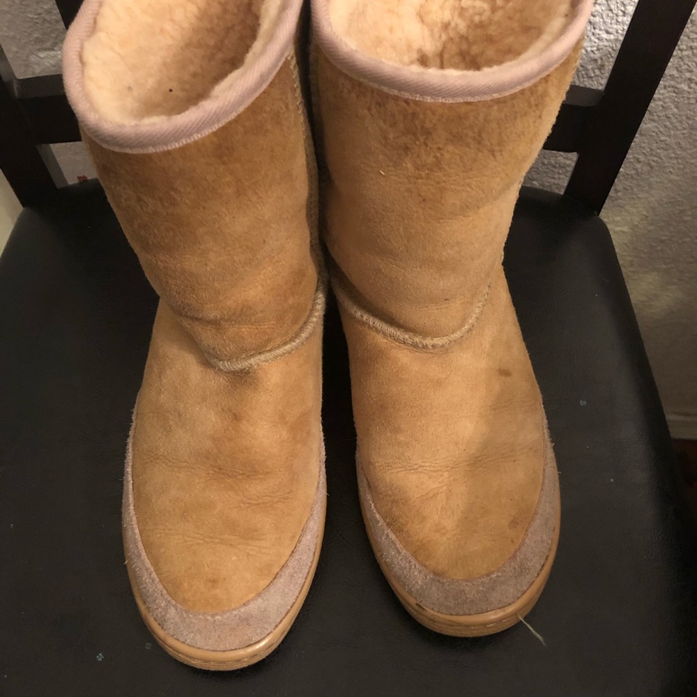 UGG
